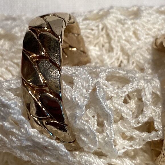 Bergere CLIP Gold Tone Flat Chain Hoops 1” - Picture 2 of 5